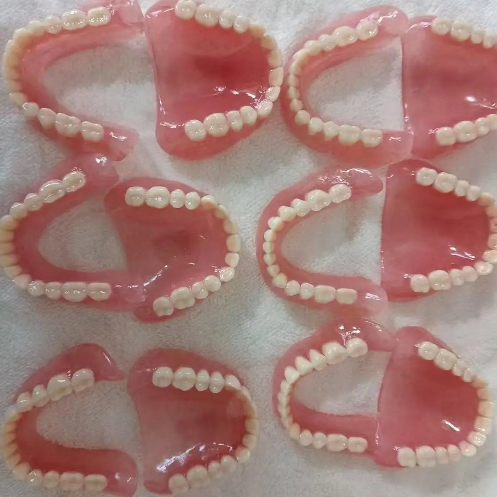 Comfortable Snap-On Dentures with Mirror Storage Case