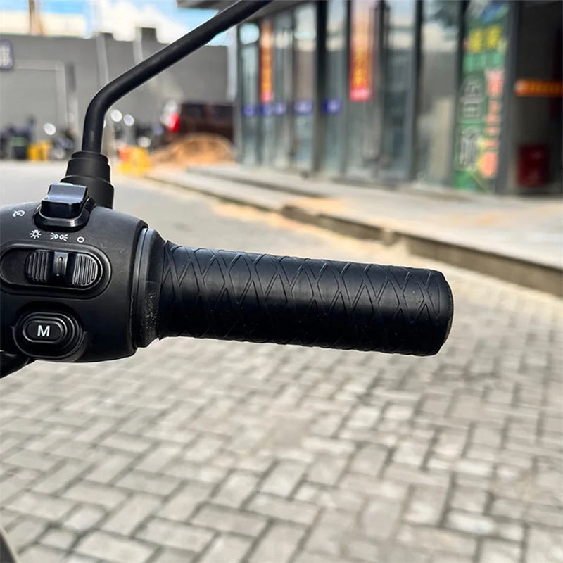 Anti-Vibration Silicone Motorcycle Handlebar Grip Covers