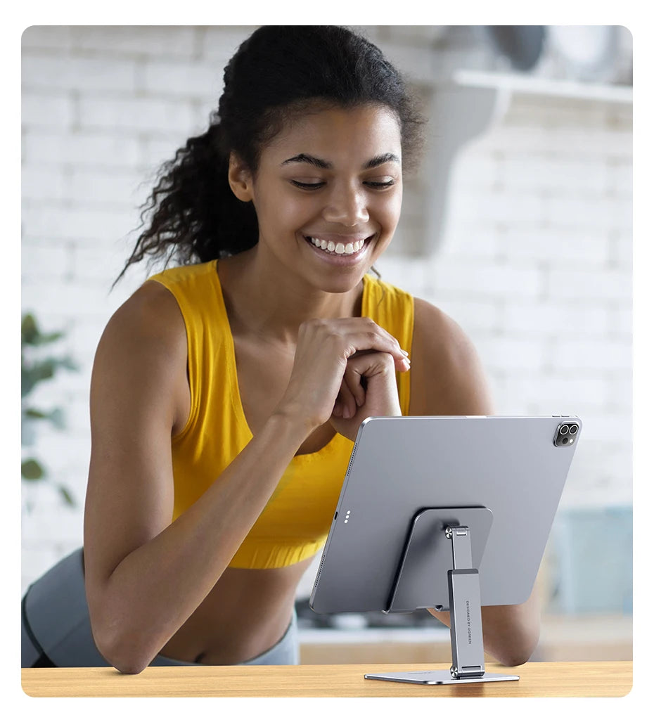 Adjustable Aluminum Desktop Tablet and Phone Stand